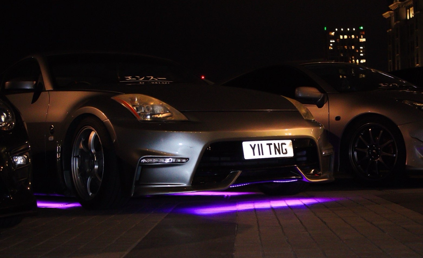 Nissan 350Z with purple underglow
